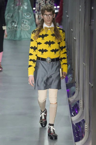 Look 51